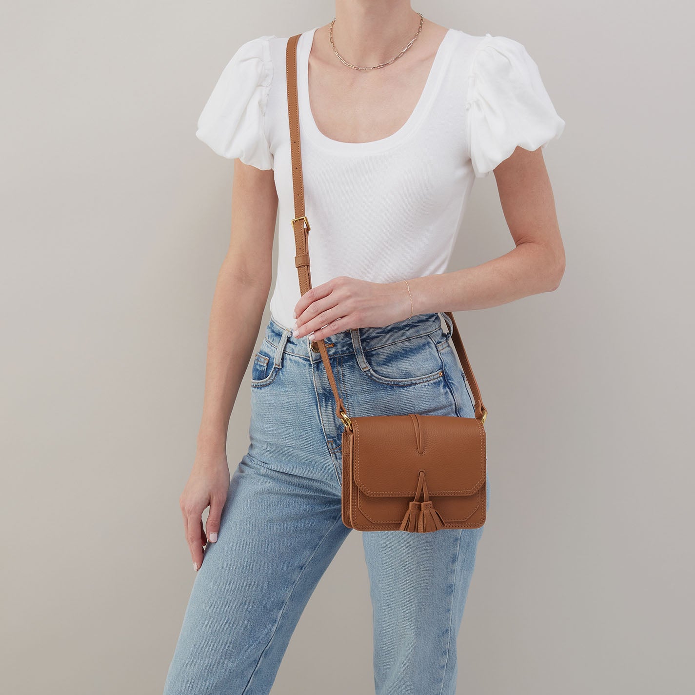 Eden Small Crossbody In Pebbled Leather – Warm Honey - HOBO