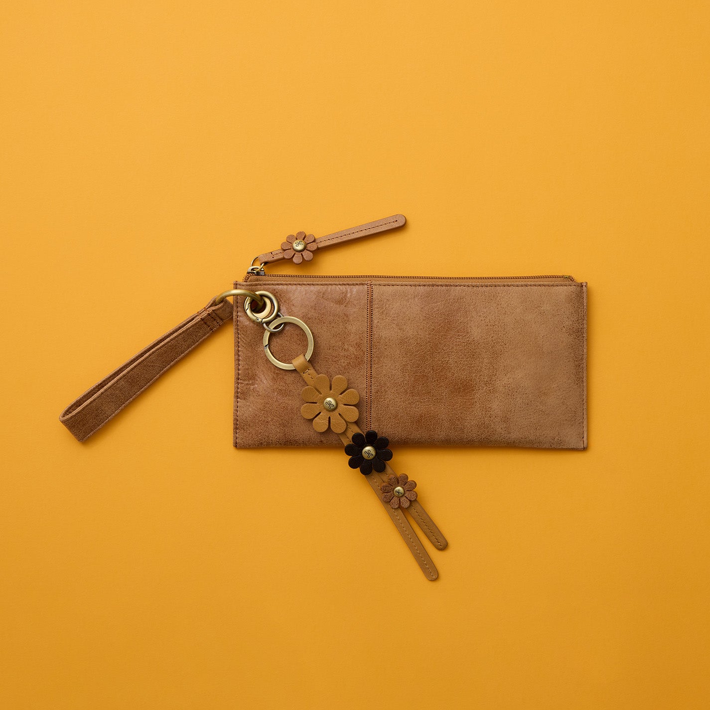 Triflower Keychain In Polished Leather – Natural - HOBO