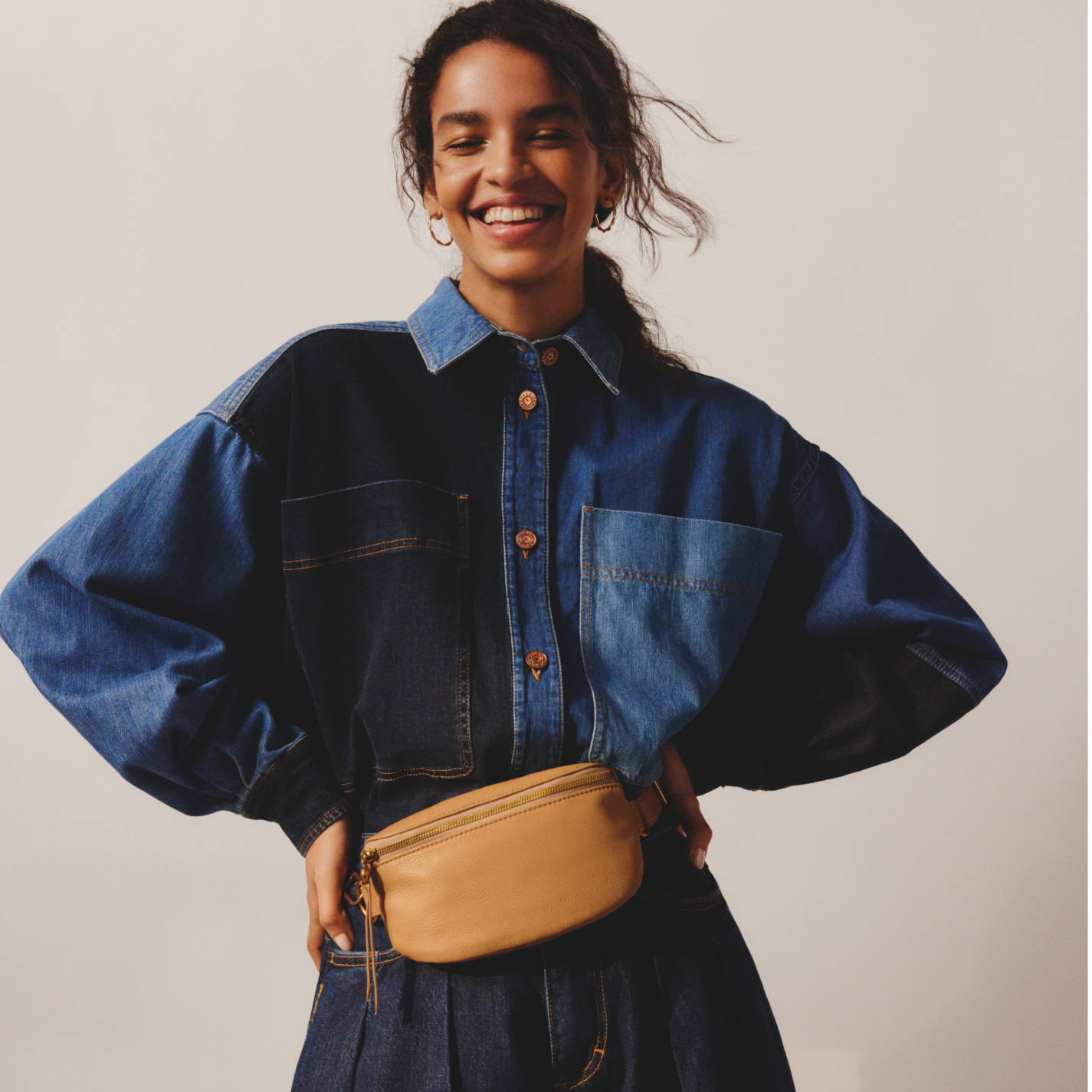 Fern Belt Bag In Pebbled Leather – Sandstorm - HOBO