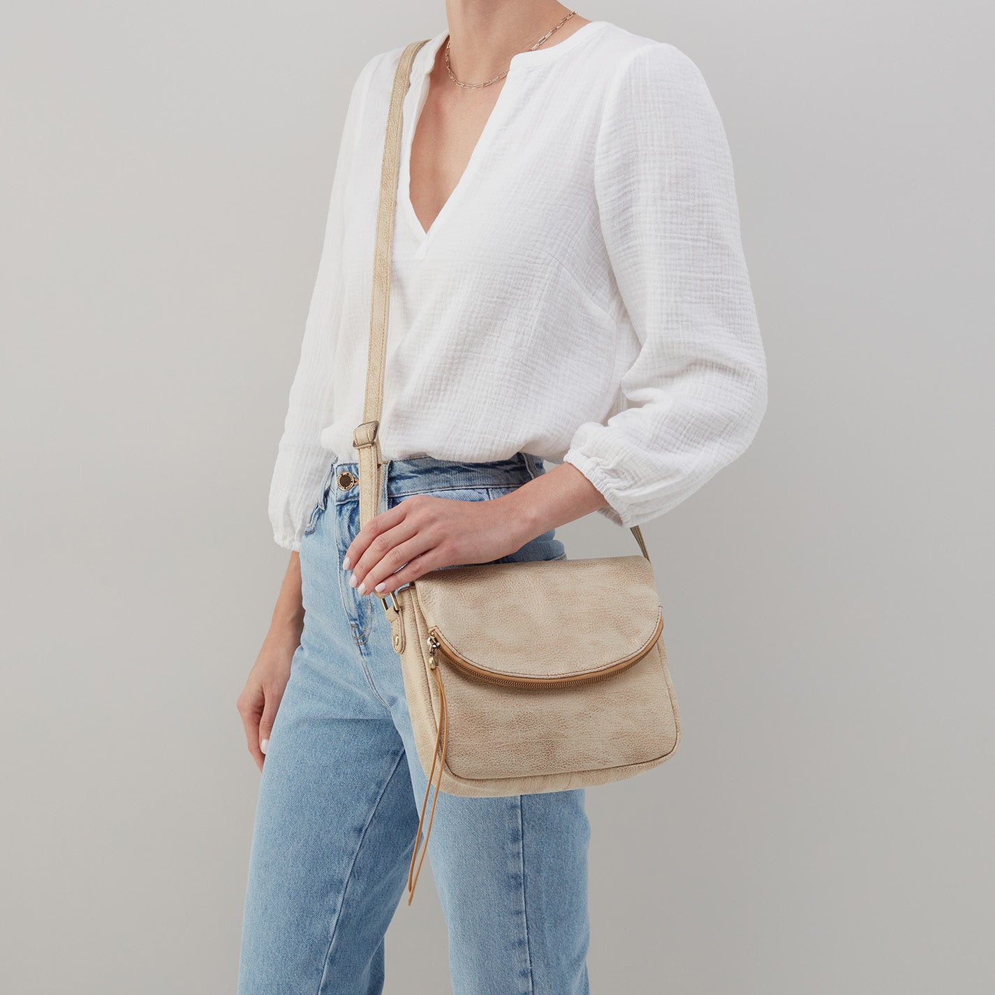 Fern Messenger Crossbody In Metallic Leather – Gold Leaf - HOBO