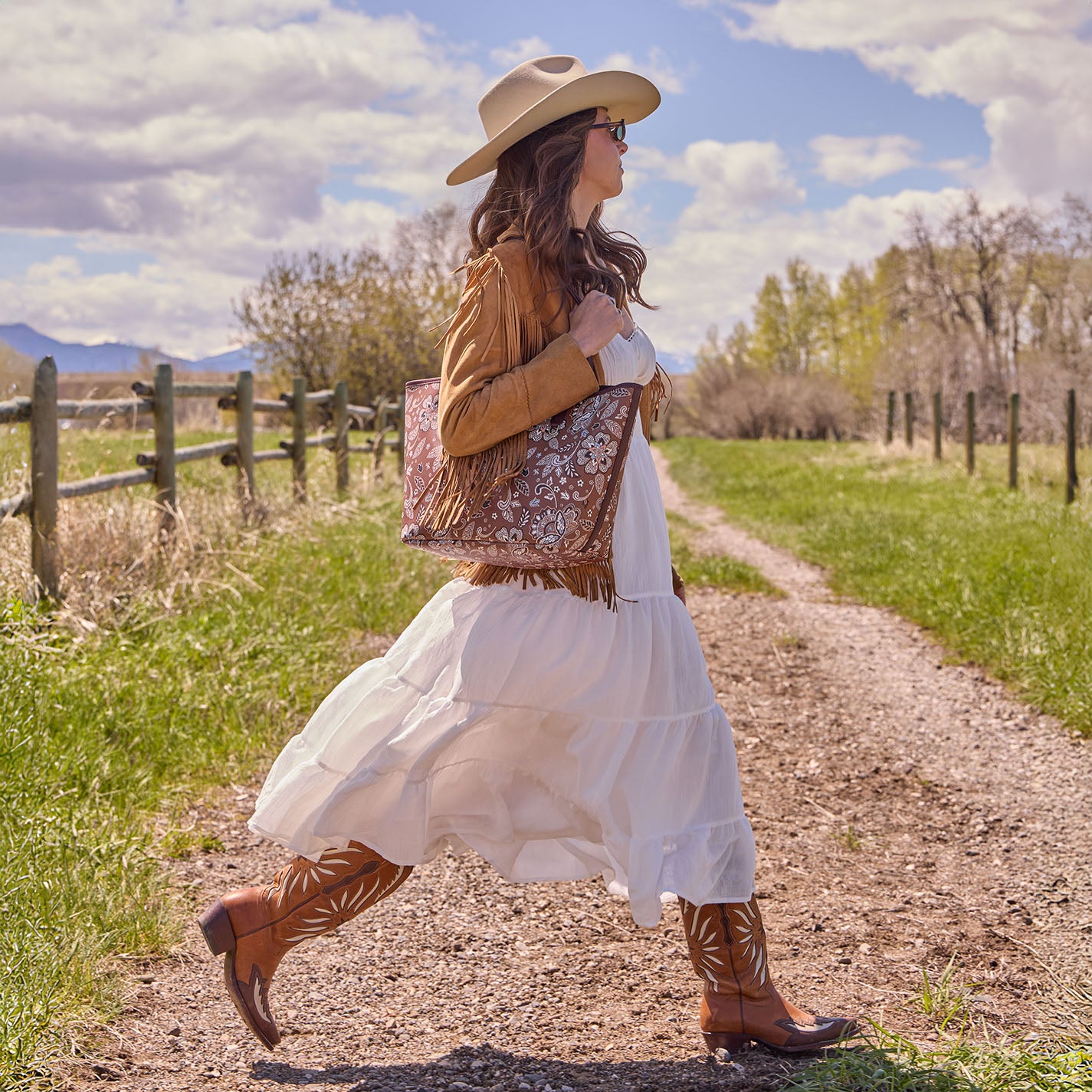 All That Tote in Coated Canvas – Country Road Bloom Canvas - HOBO