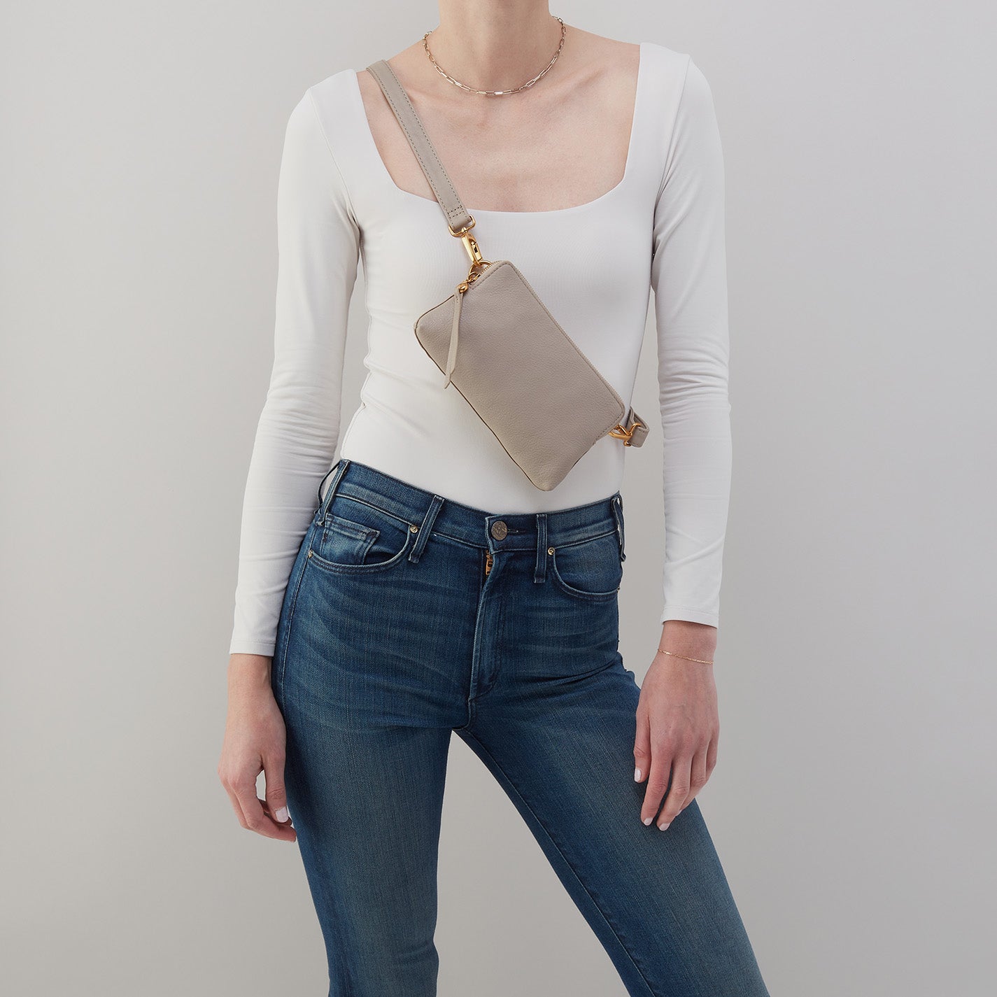 Fern Slim Belt Bag in Pebbled Leather – Taupe - HOBO