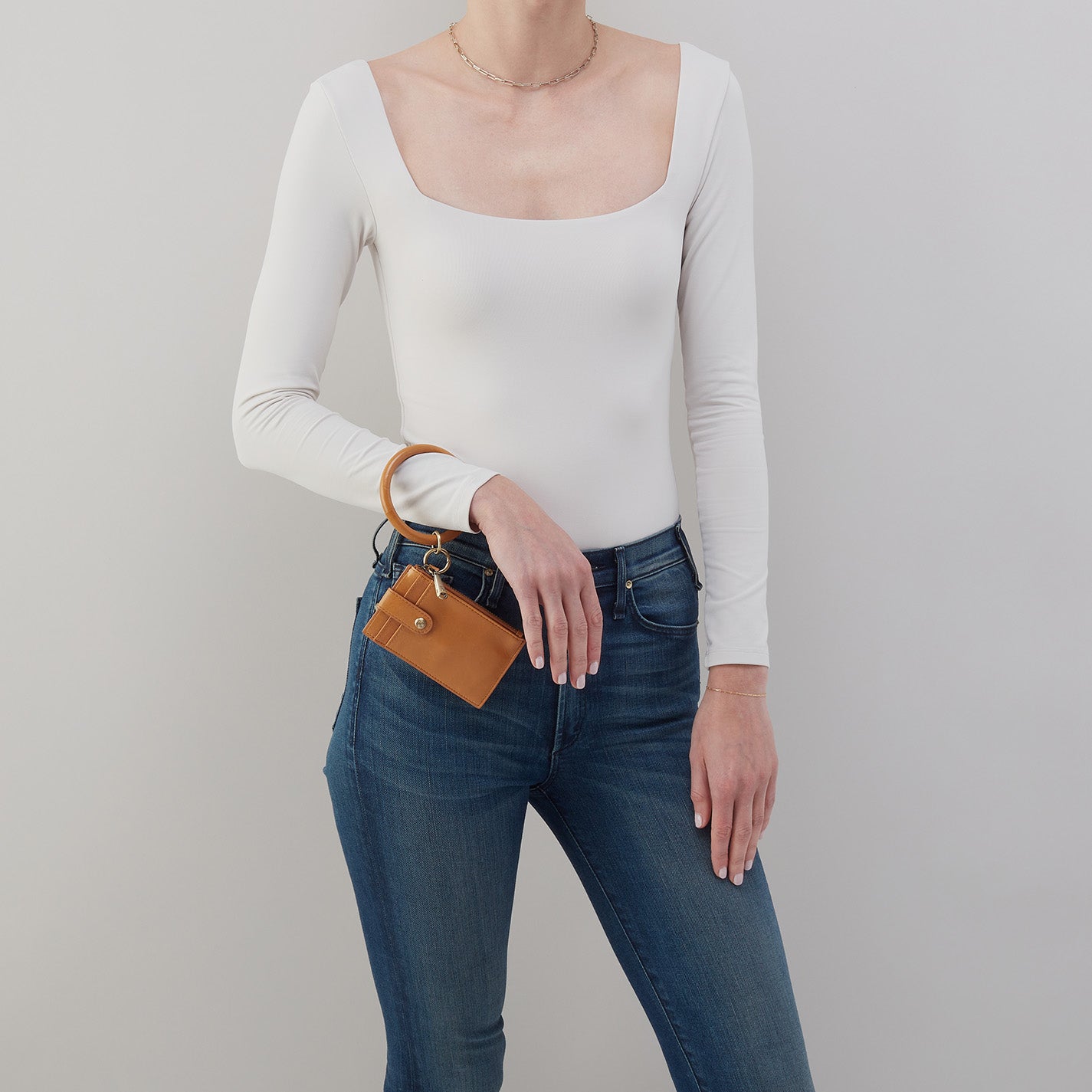 Ring Credit Card Wristlet in Polished Leather – Natural - HOBO