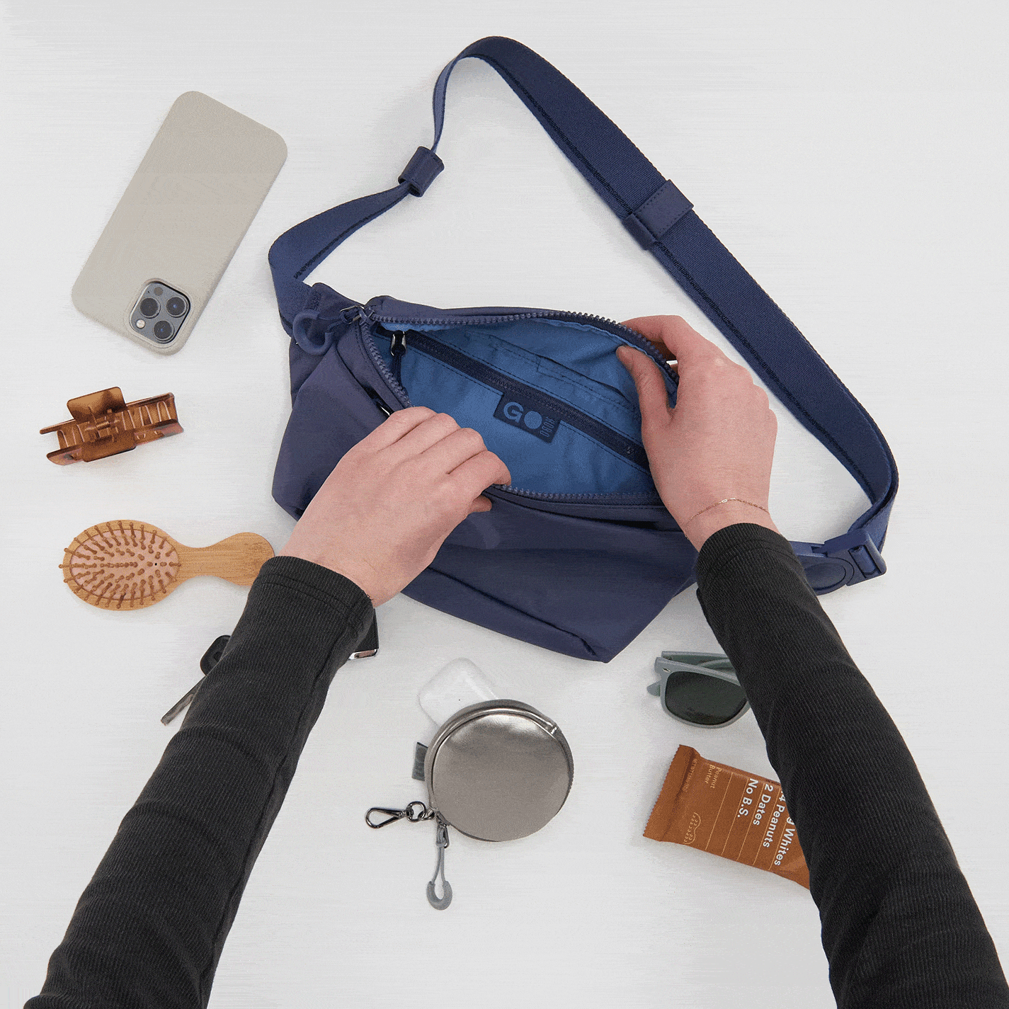 BE HOLD Belt Bag in CaRefiber recycled nylon – Ocean - HOBO