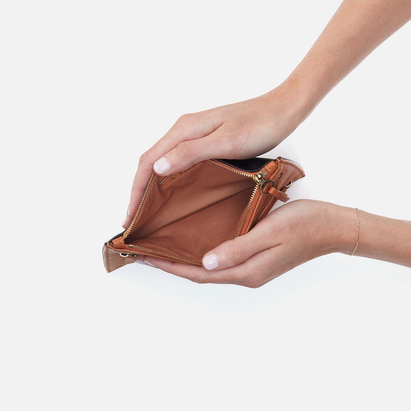 Zip Along Medium Pouch In Pebbled Leather – Butterscotch - HOBO