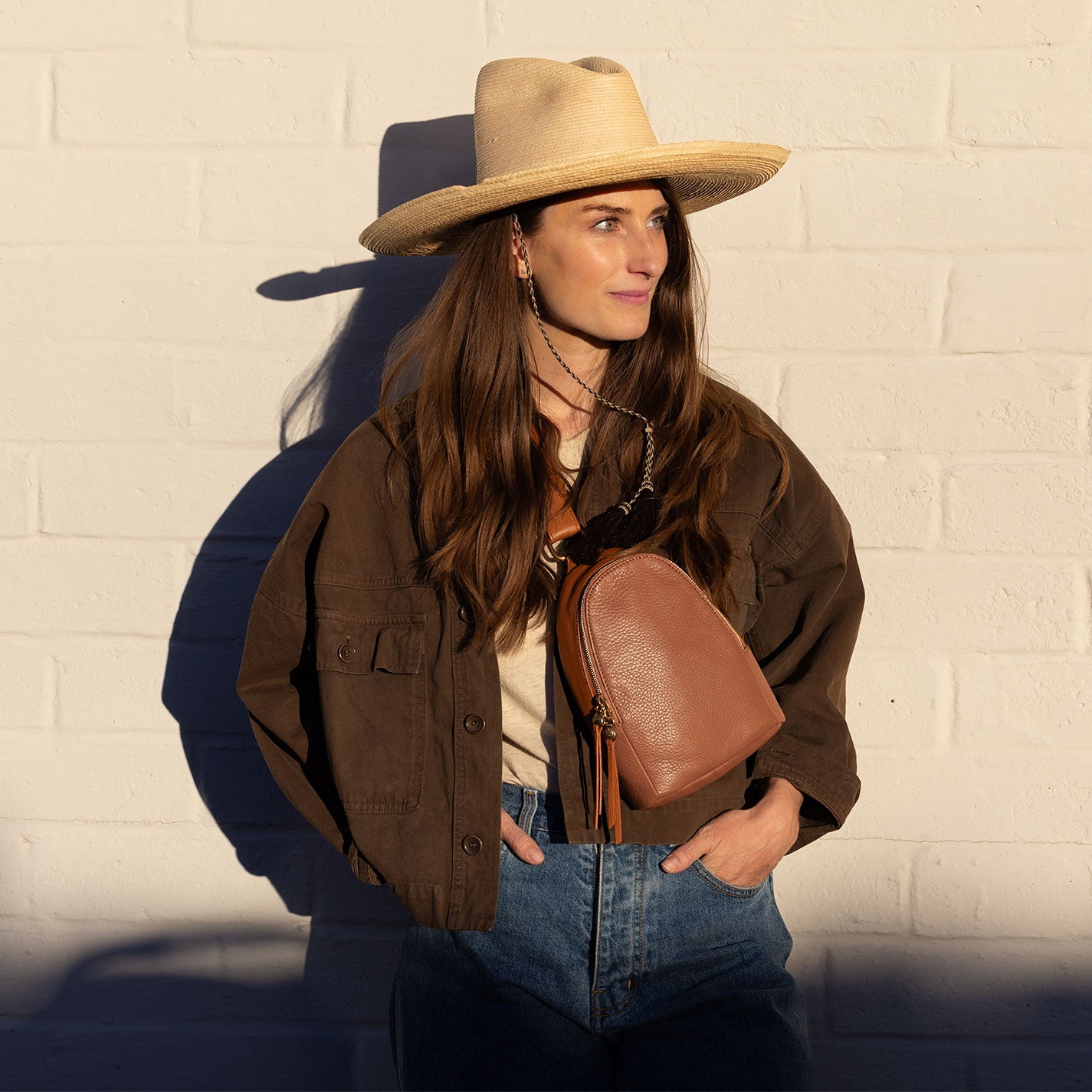 Fern Sling in Pebbled Leather – Warm Honey - HOBO