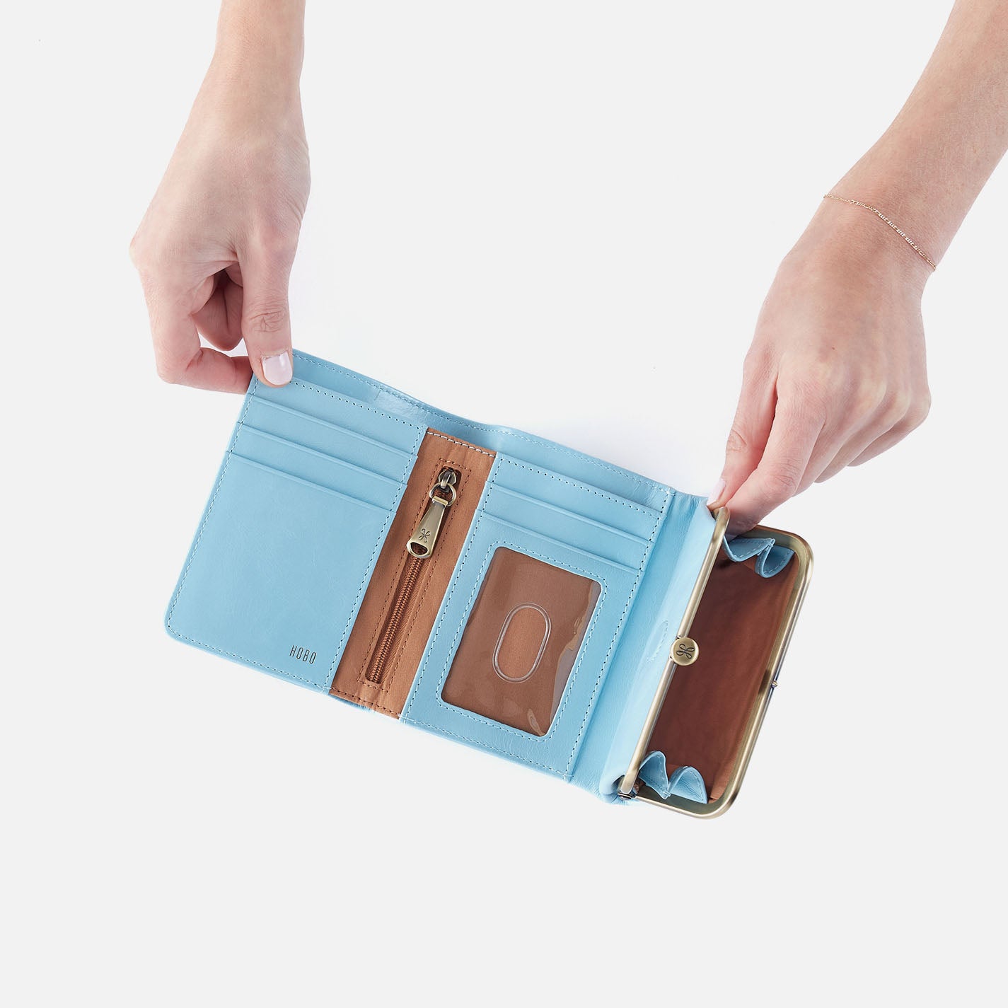 Robin Compact Wallet In Polished Leather – Stratosphere - HOBO