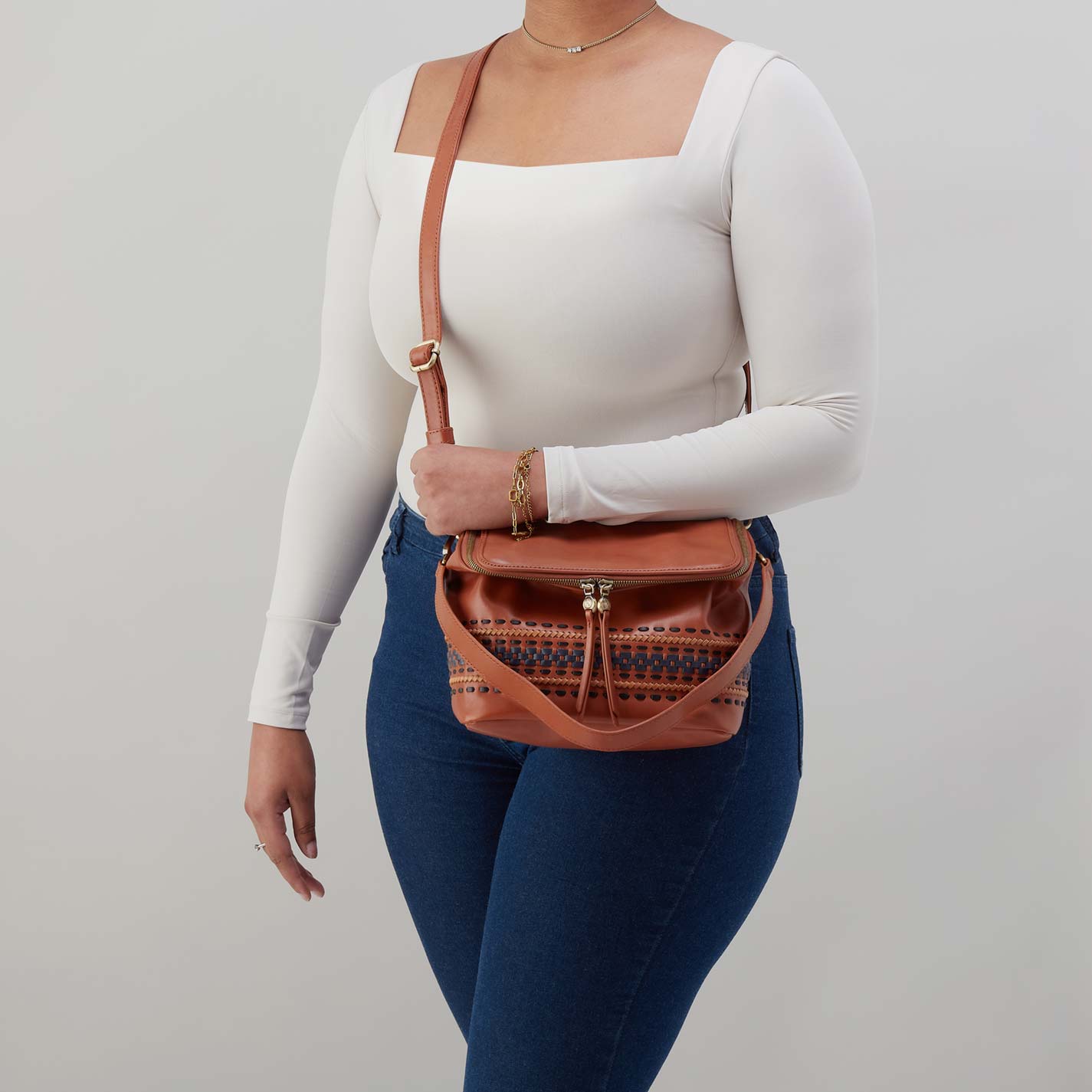 Fernwell Medium Crossbody in Smooth Leather with Multi Stitch – Timberline - HOBO