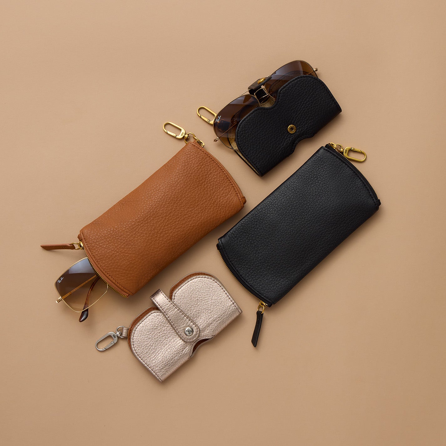 Blink Glasses Holder in Pebbled Leather – Black - HOBO
