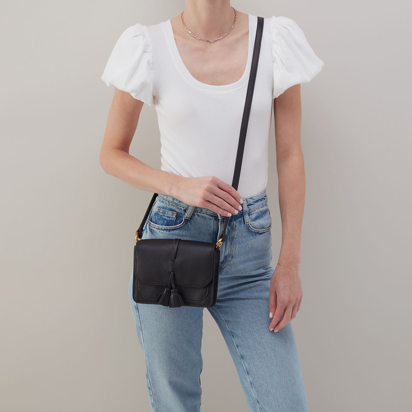 Eden Small Crossbody In Pebbled Leather – Black - HOBO