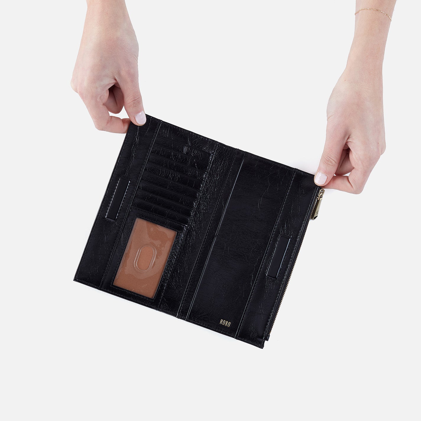 Jill Large Bifold Wallet in Polished Leather – Black - HOBO