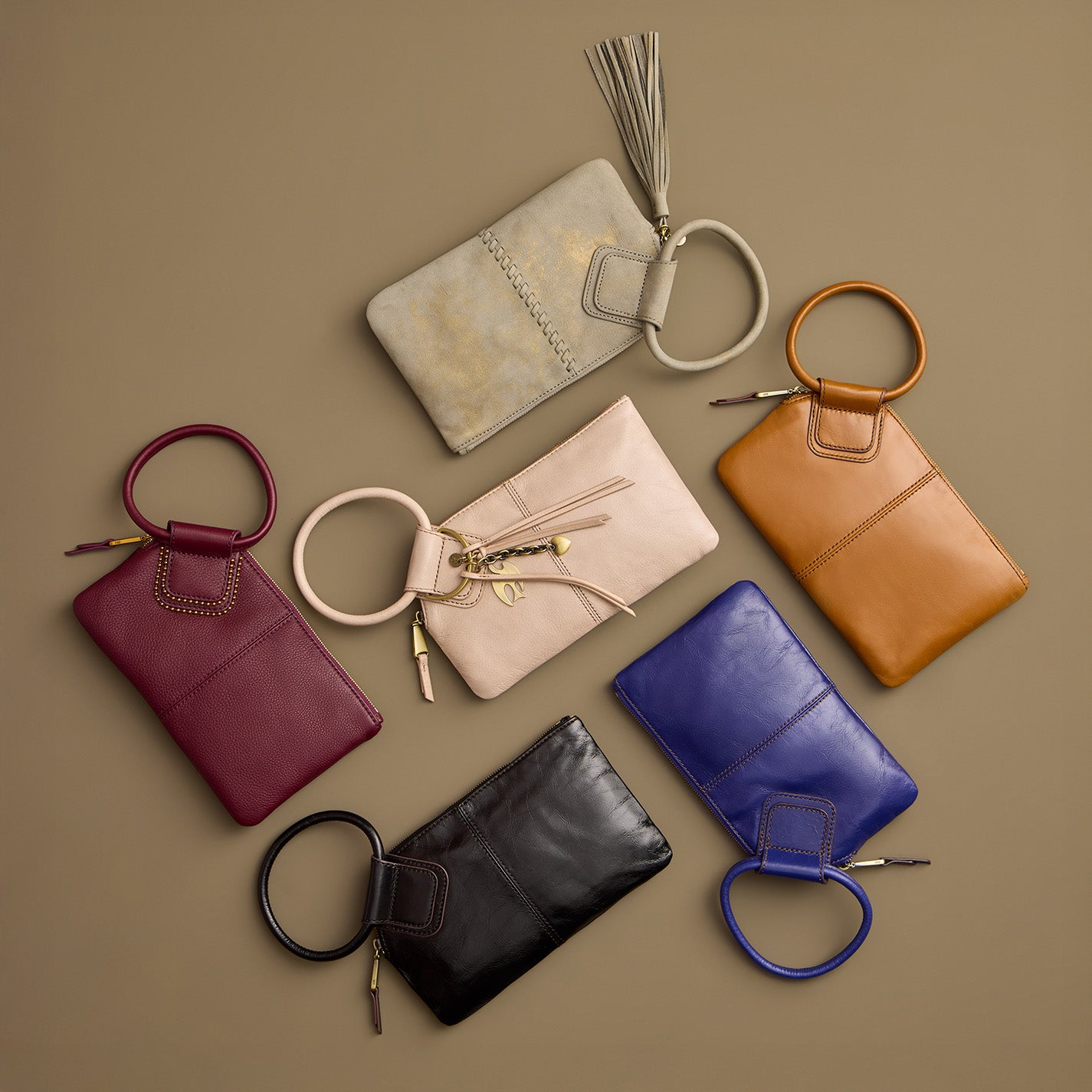 Sable Wristlet in Pebbled Leather – Mulberry Glaze - HOBO