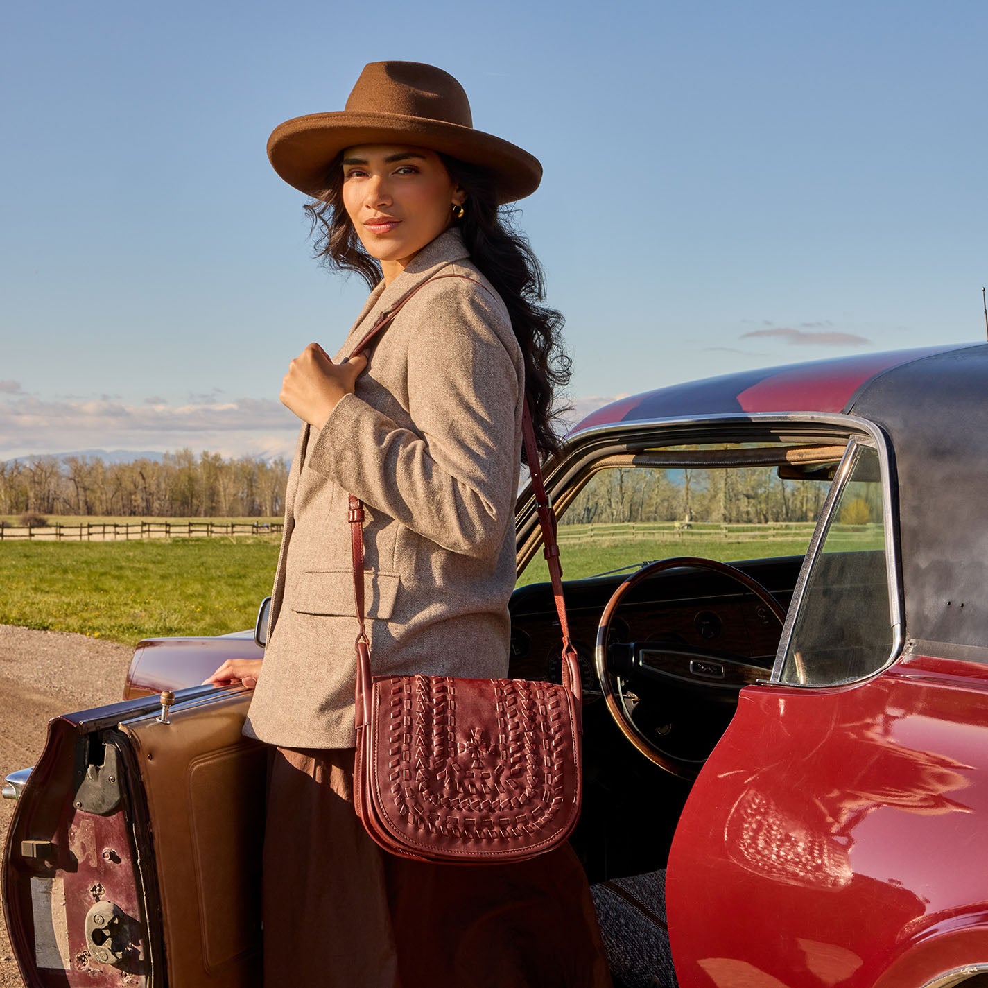 Kiva Large Crossbody in Washed Leather – Chestnut - HOBO