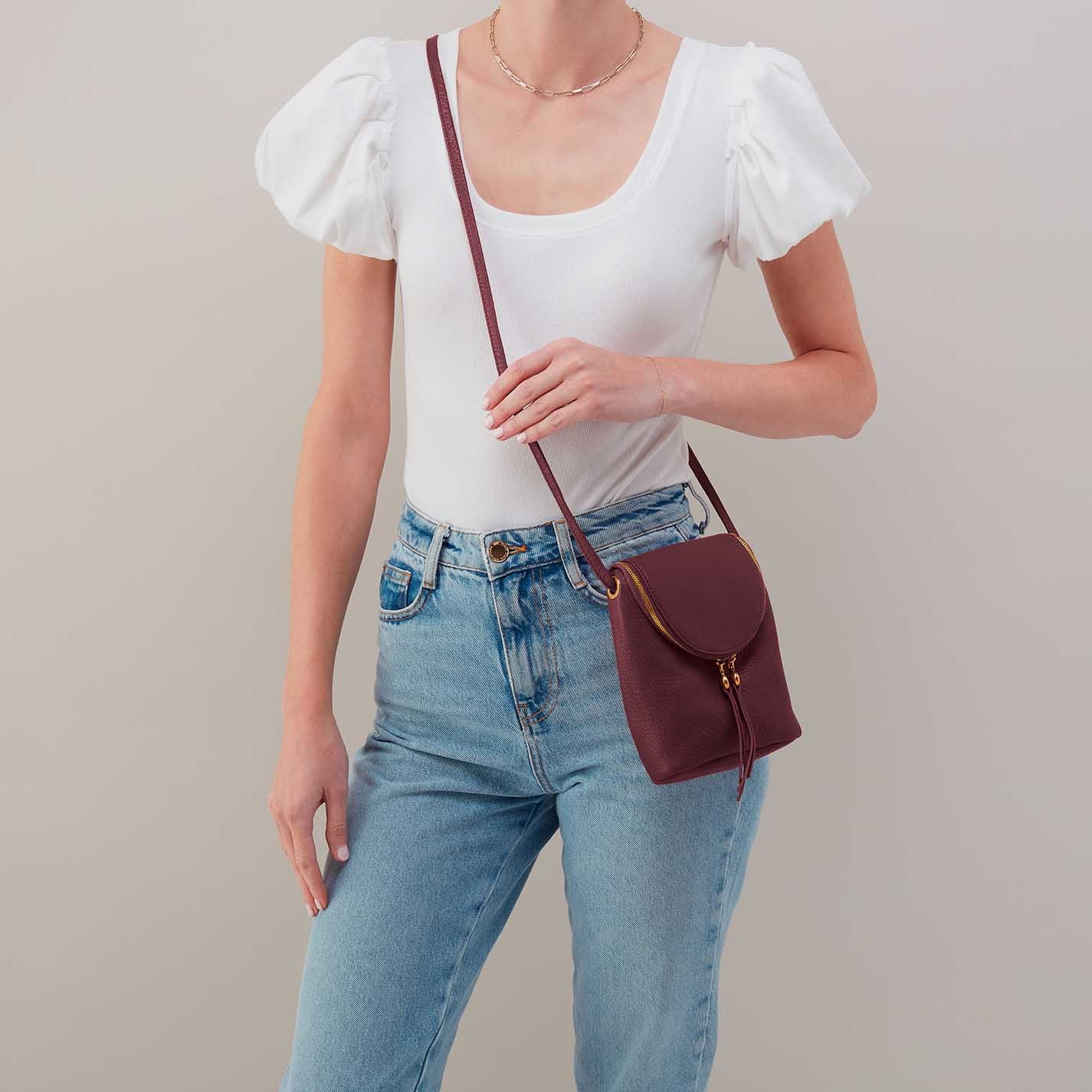 Fern Crossbody in Pebbled Leather – Mulberry Glaze - HOBO