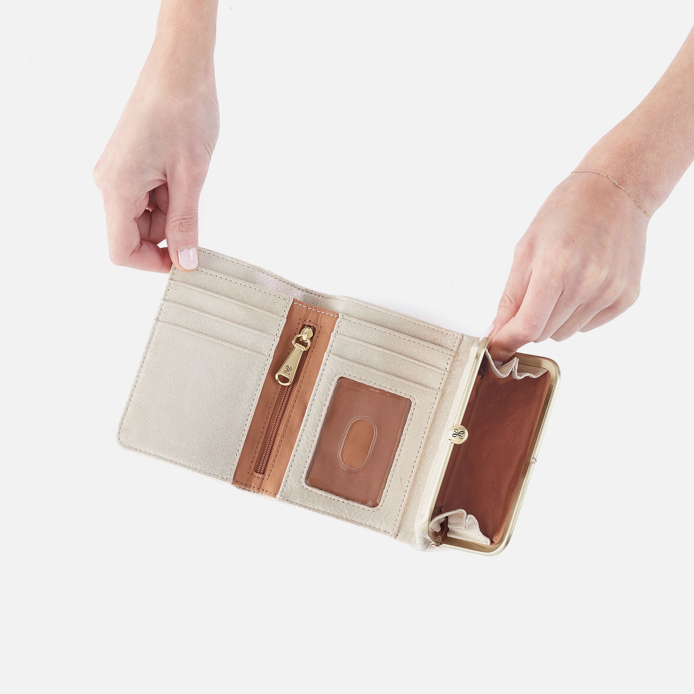 Robin Compact Wallet In Metallic Leather – Sand Shimmer - HOBO