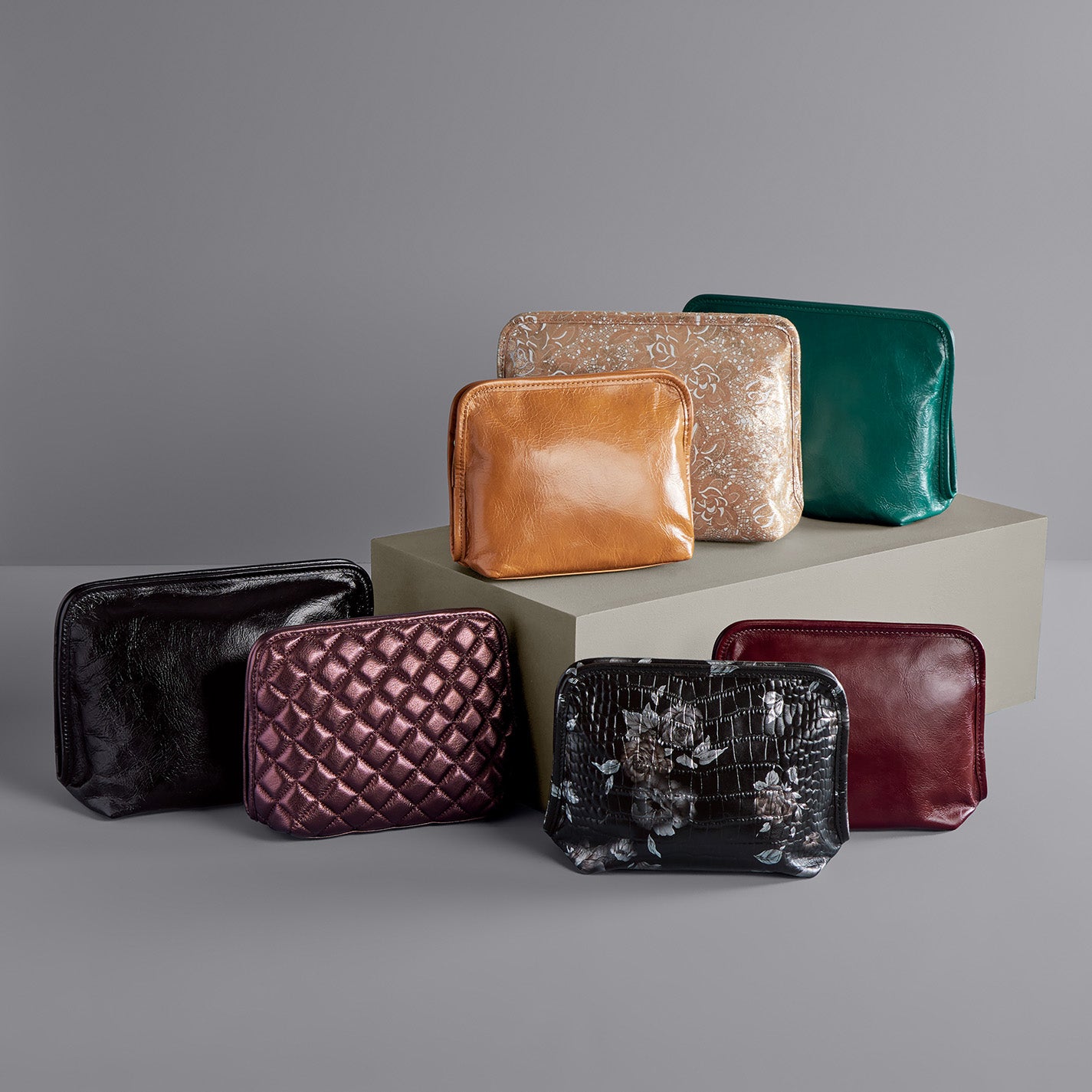 Beauty Large Cosmetic Pouch In Polished Leather – Black - HOBO