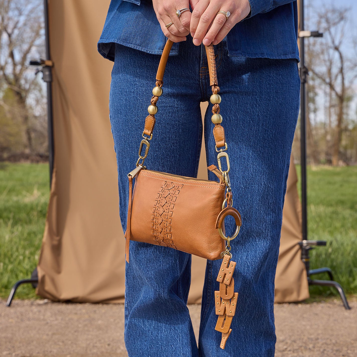 Darcy Crossbody in Washed Leather – Harvest Wheat - HOBO