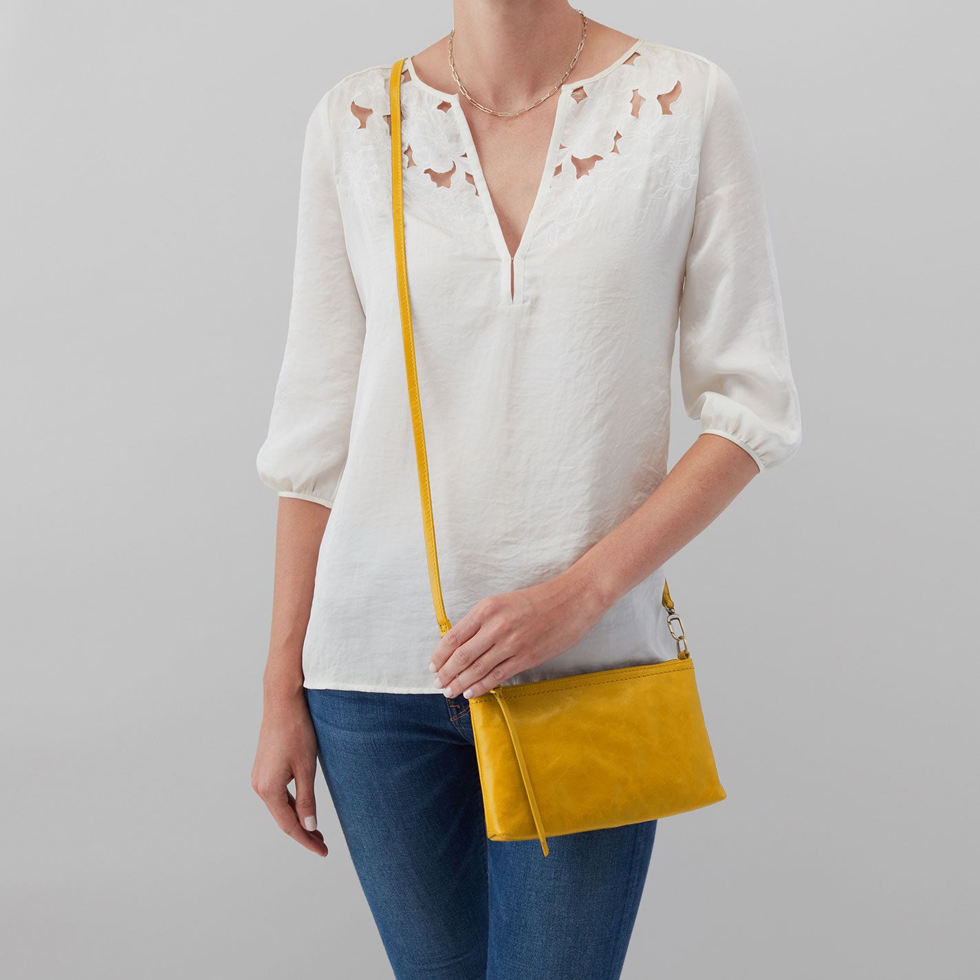 Darcy Crossbody In Polished Leather – Sun Glow - HOBO