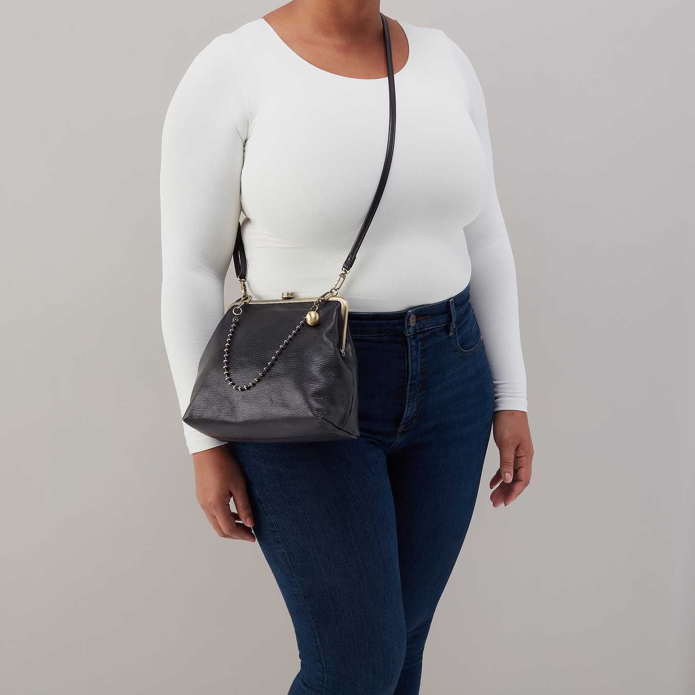 Amelia Crossbody in Micrograin Leather – Black - HOBO