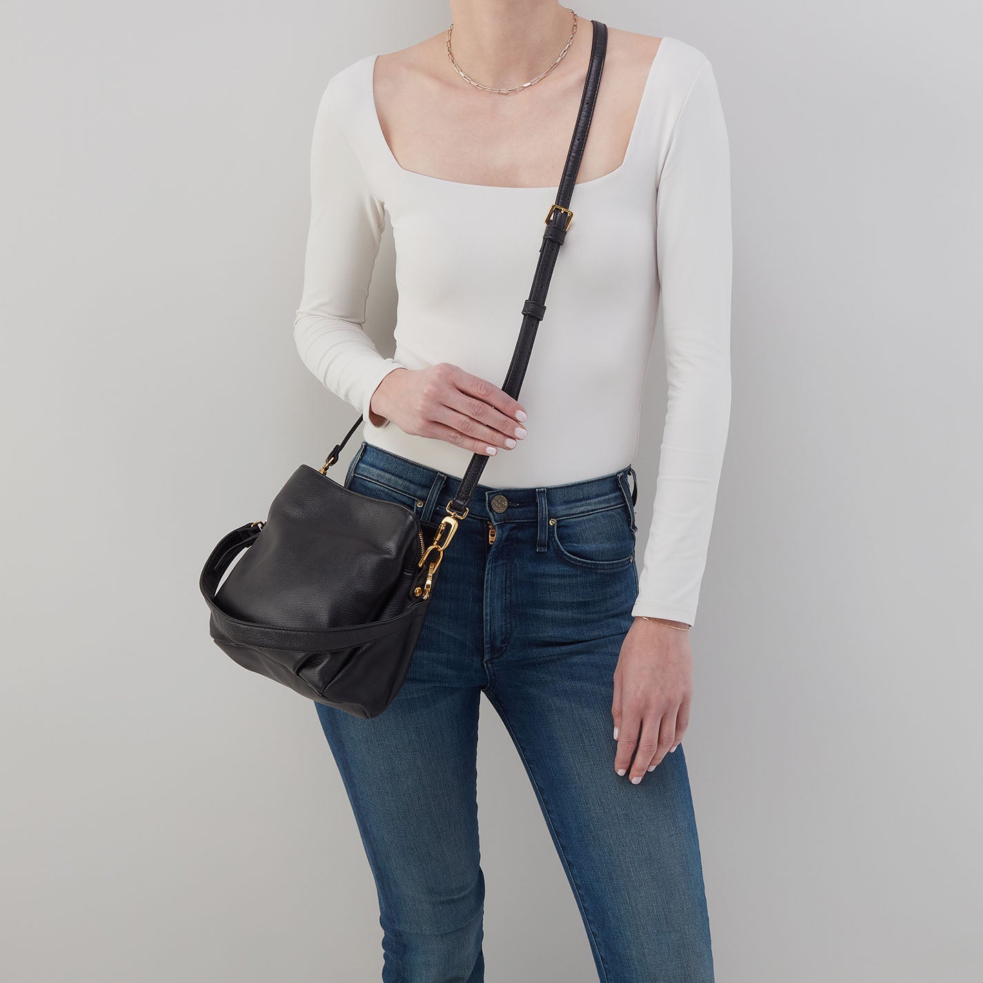 Starr Convertible Shoulder Bag in Pebbled Leather – Black - HOBO