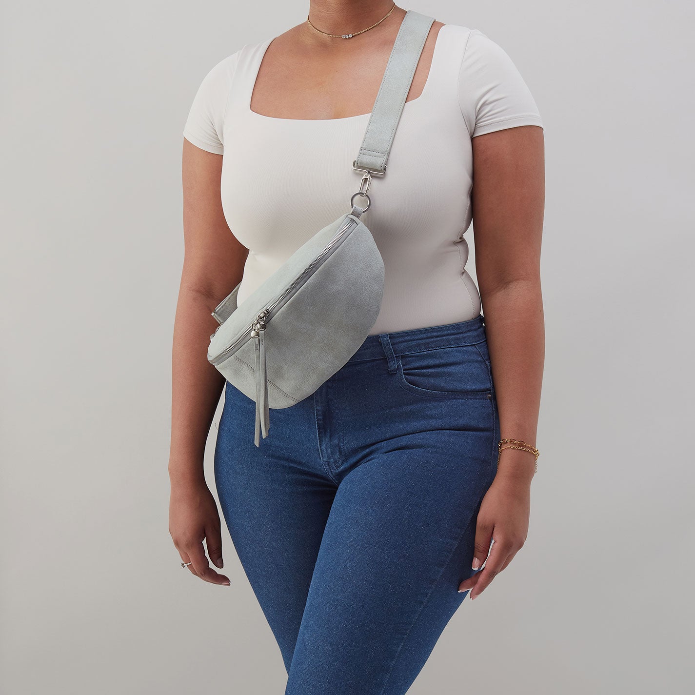 Hunter Medium Belt Bag In Buffed Leather – Misty Harbor - HOBO