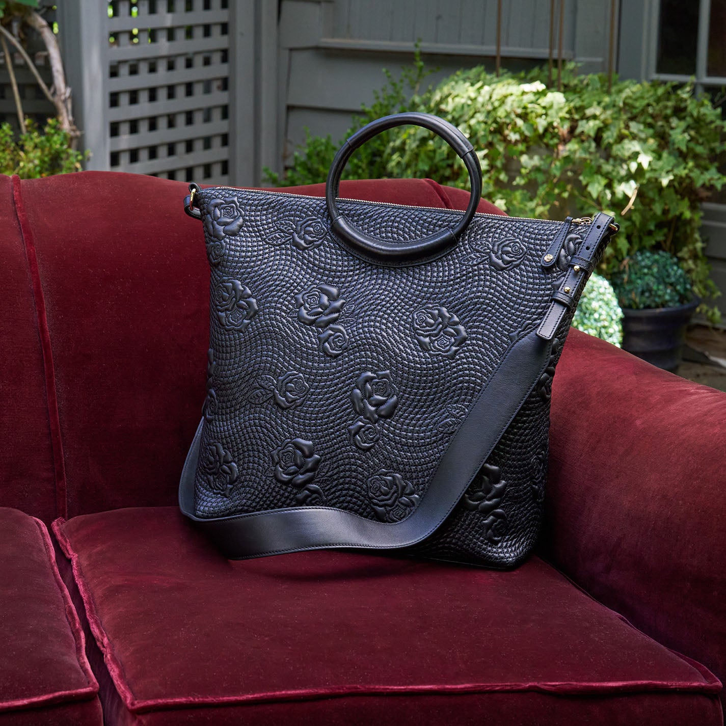 Maggie Satchel In Smooth Leather – Black Quilted Rose - HOBO