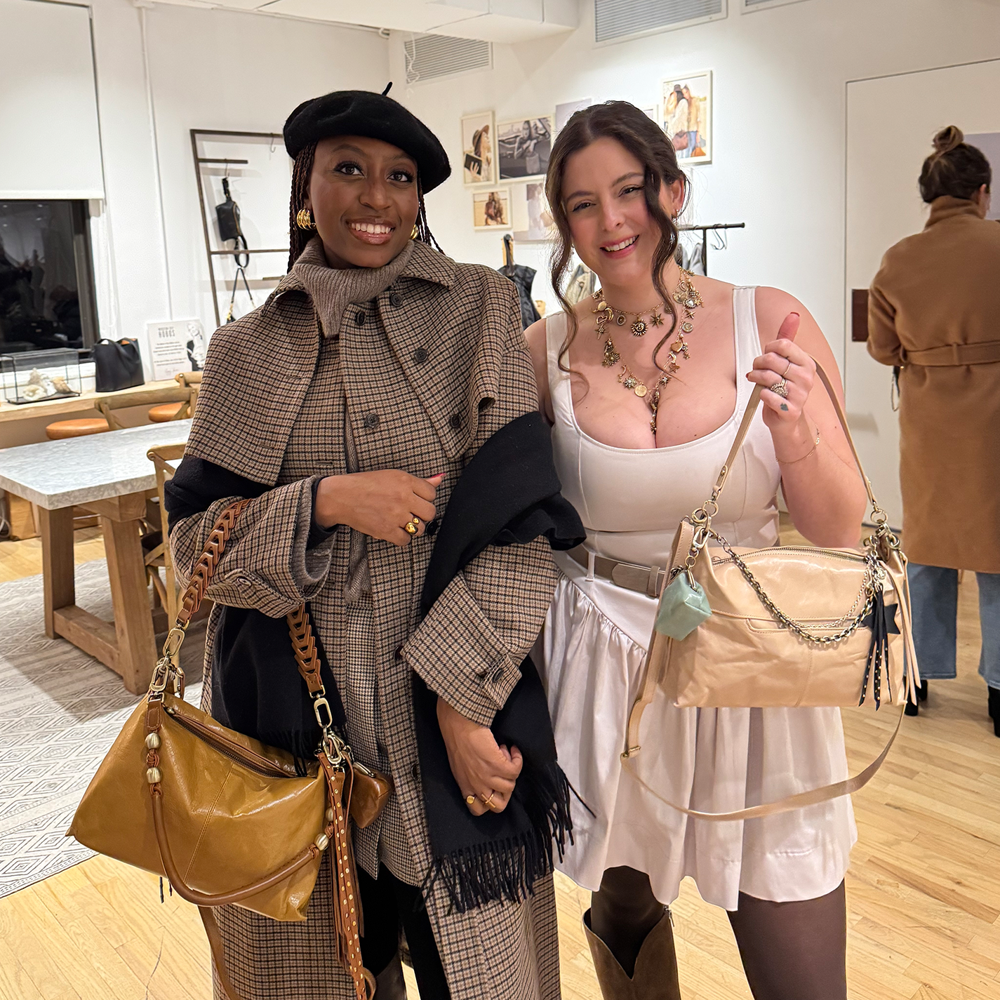 Petty Leather Link Strap in Polished Leather – Truffle - HOBO