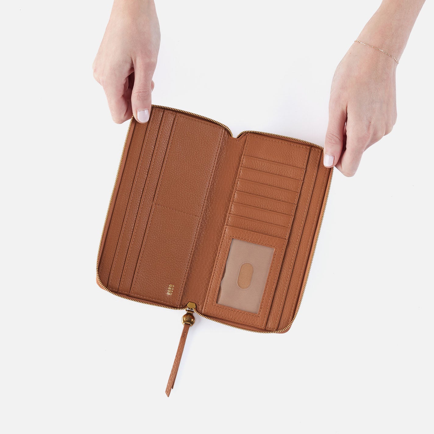 Hart Large Wallet In Pebbled Leather – Warm Honey - HOBO