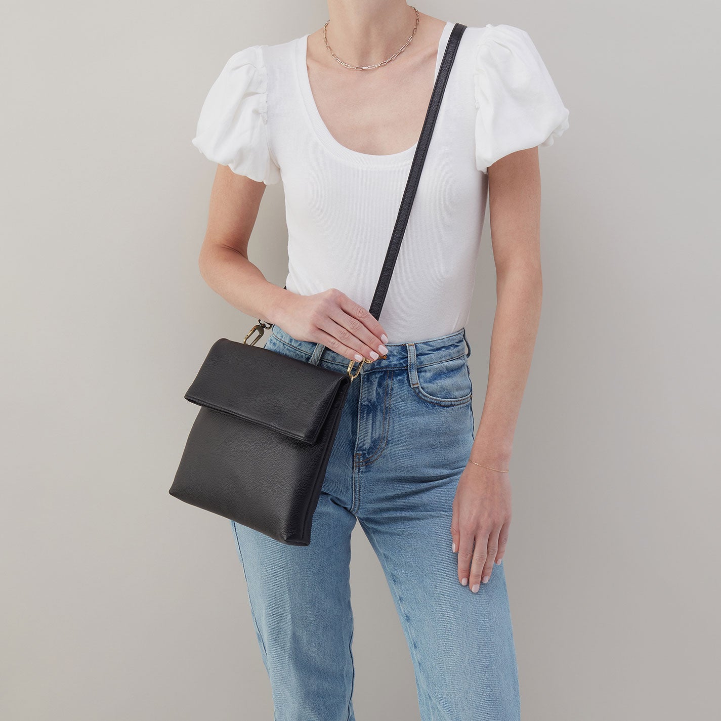 Draft Crossbody in Pebbled Leather – Black - HOBO