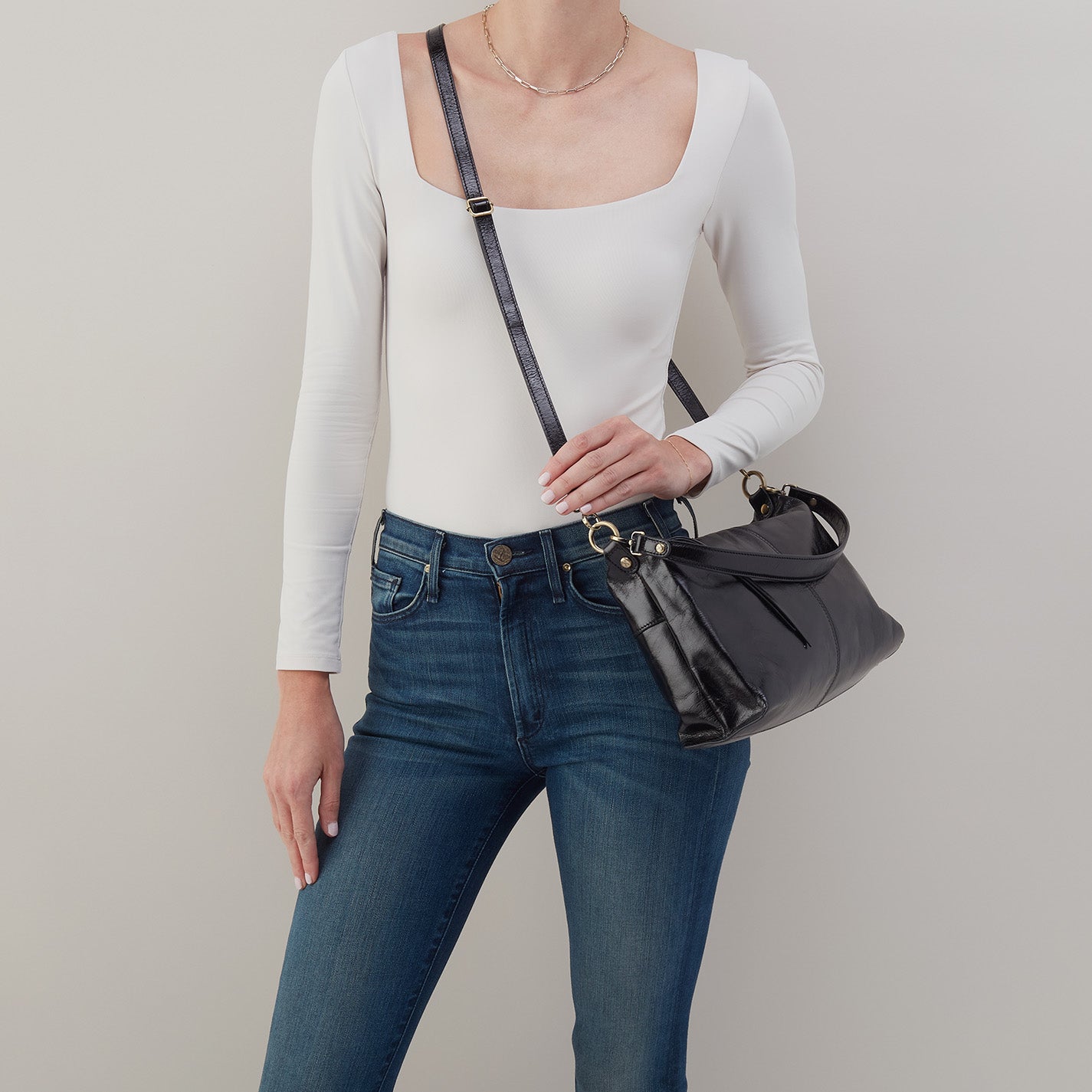 Avon Shoulder Bag in Polished Leather – Black - HOBO