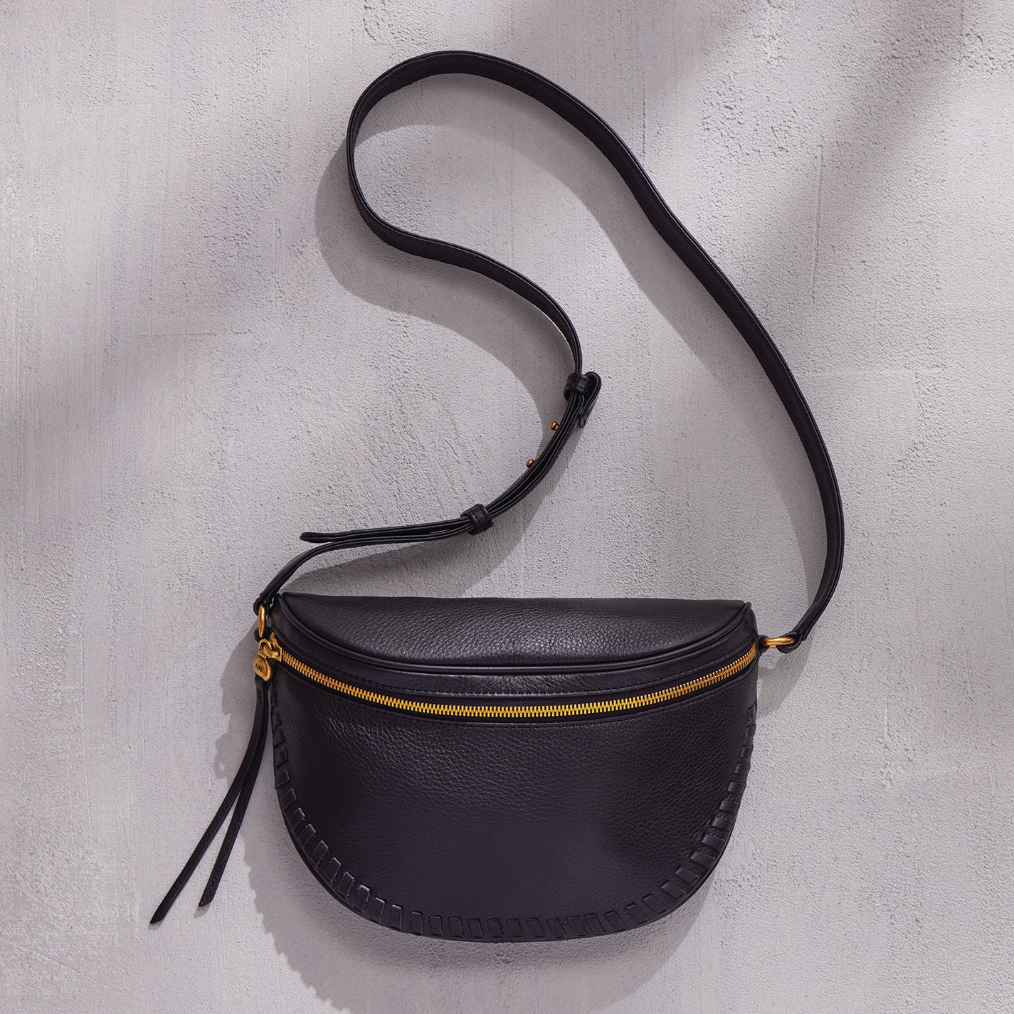 Juno Belt Bag In Pebbled Leather – Black - HOBO